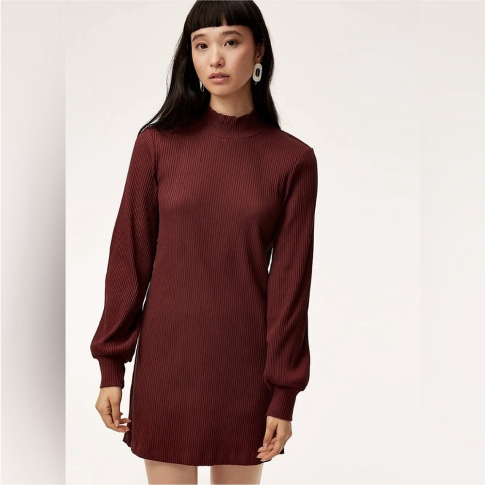 Wilfred Laverna Dress Size Medium Ribbed Knit Mock Neck Mini Burgundy